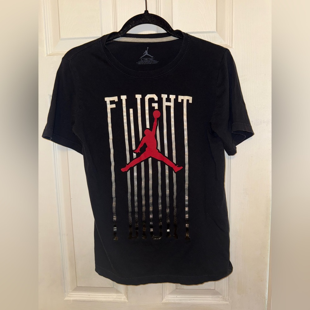 Jordan Flight Black T-Shirt Boy’s Size Large